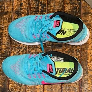 Nike Turquoise and Pink Athletic Sneakers
